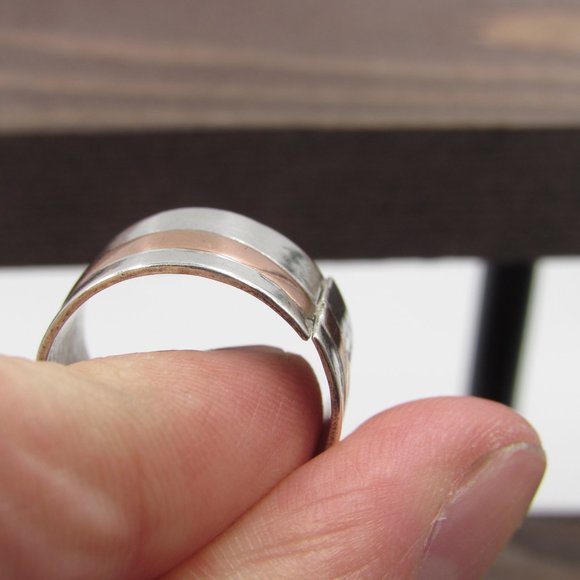 Size 7.5 Sterling Silver Petite Wide Cut Band Ring - Picture 4 of 7